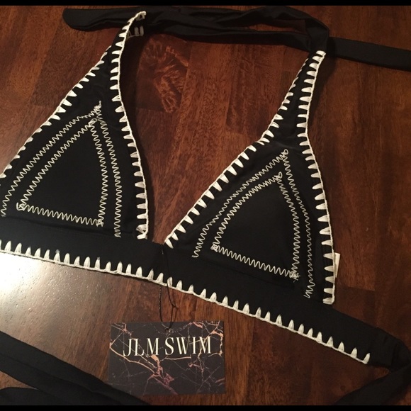 MEDIUM LEFT•Black & White Embroidered Bikini• - Picture 7 of 8
