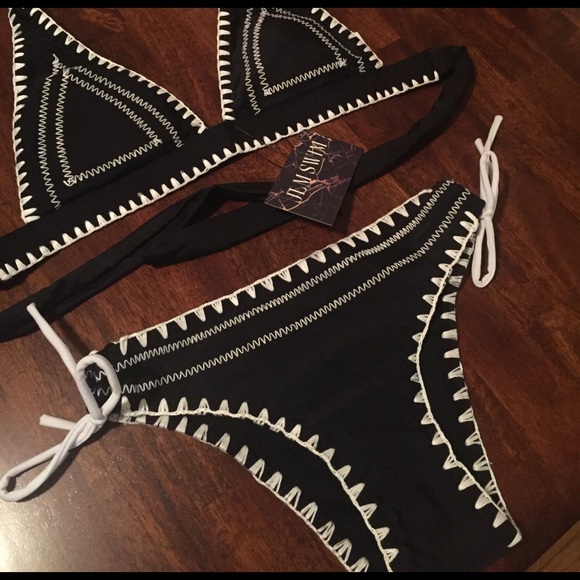 MEDIUM LEFT•Black & White Embroidered Bikini• - Picture 8 of 8