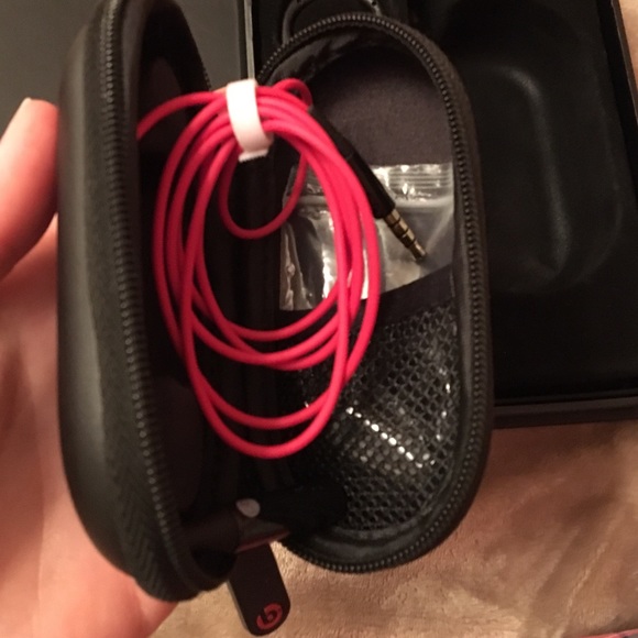 Authentic Beats by dr dre Powerbeats - Picture 3 of 4