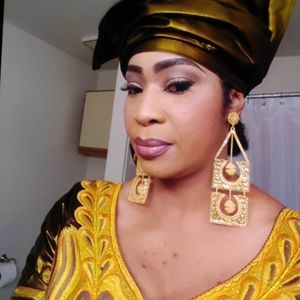 Meet your Posher, Adjasse