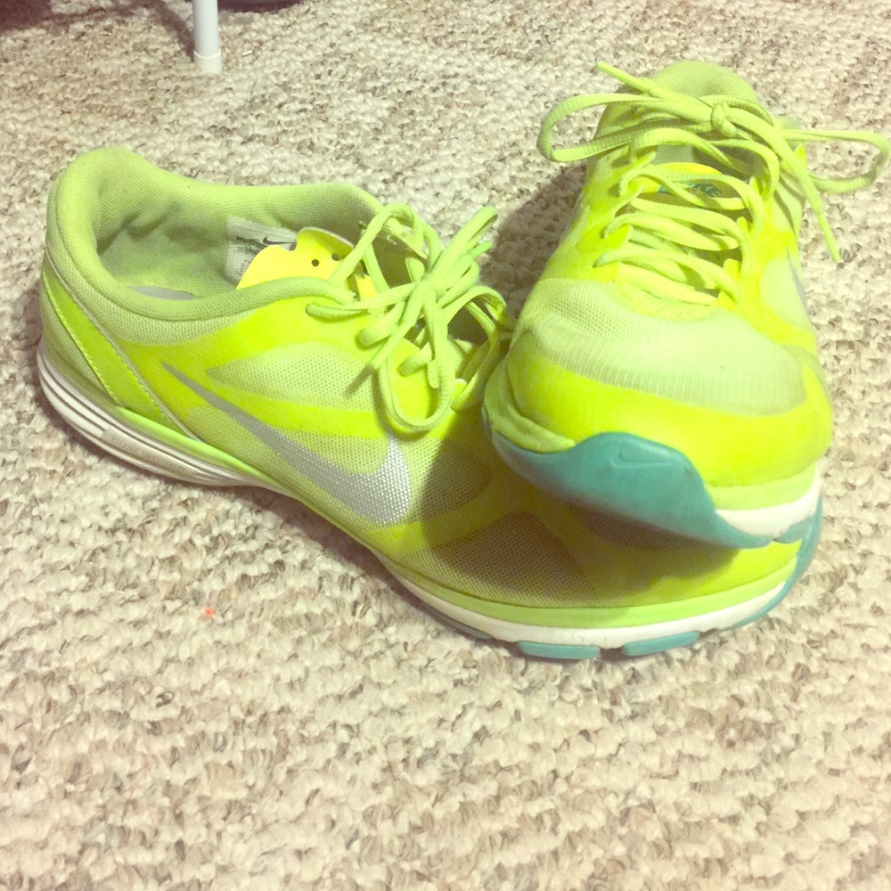Nike training, so great for working out💪🏽💕💛