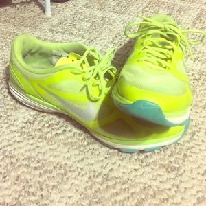 Nike training, so great for working out💪🏽💕💛