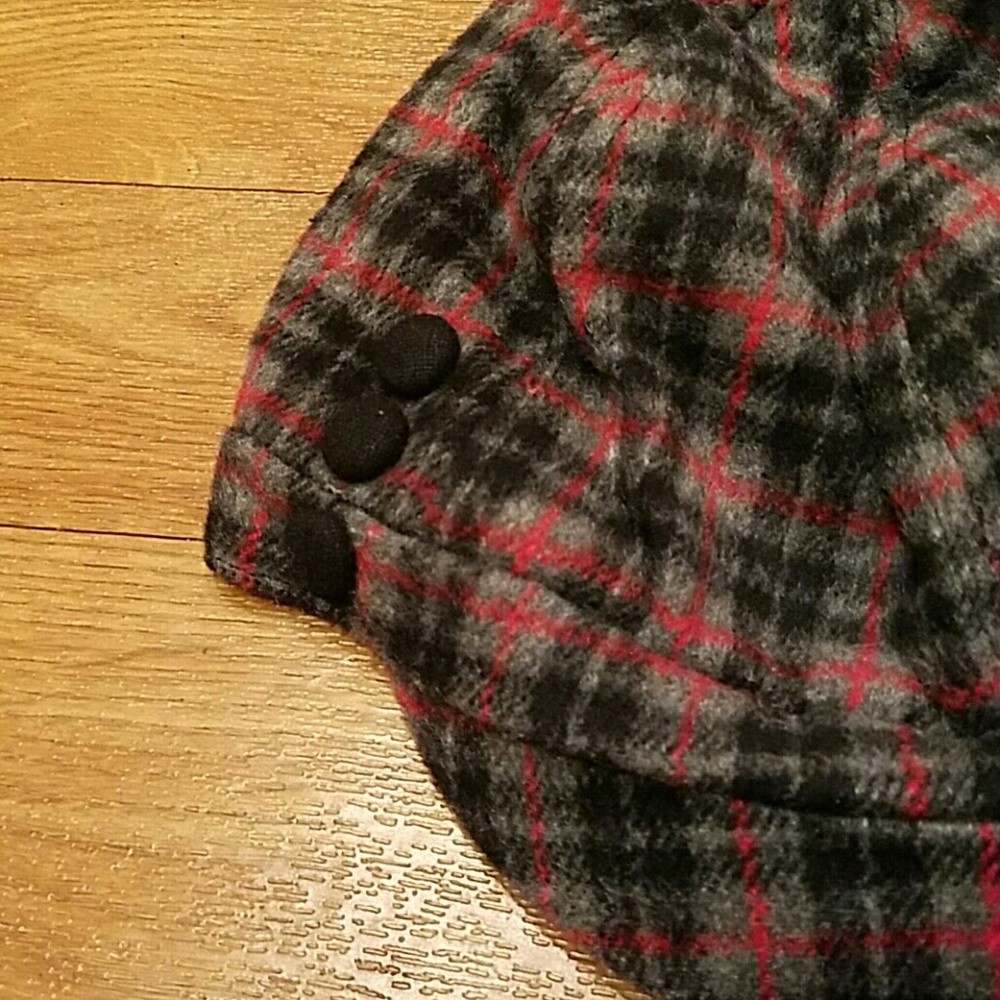2 hats - Picture 3 of 4