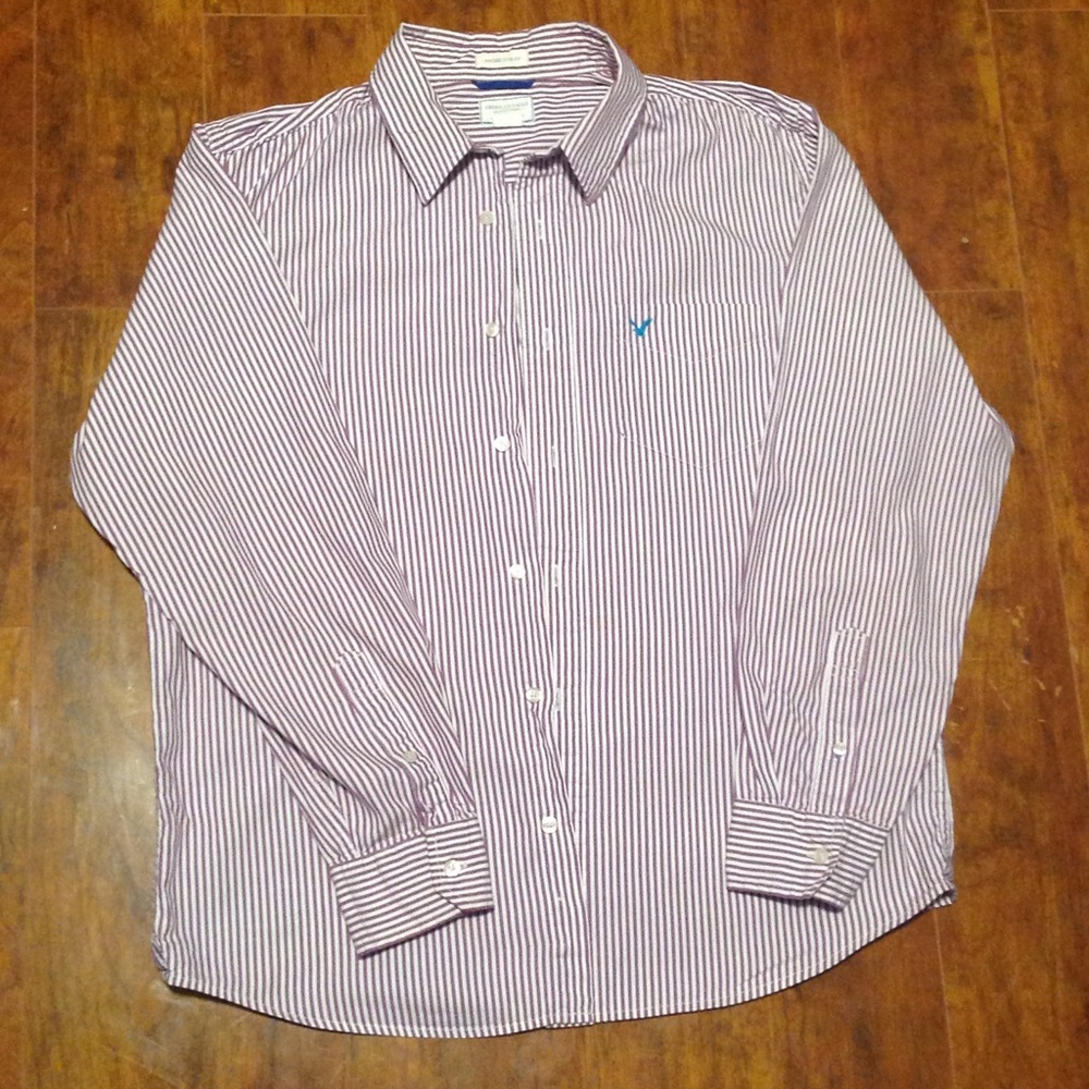 American Eagle Button Up