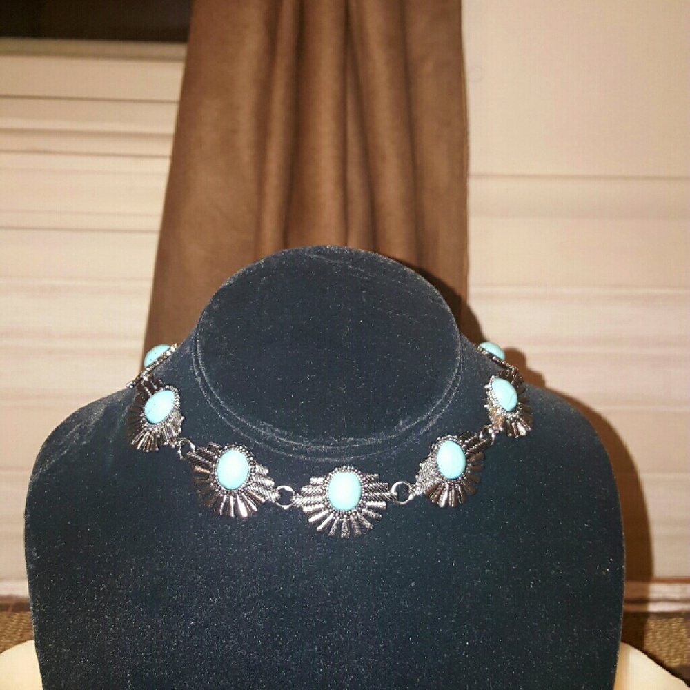 NWT TIBETAN SILVER CHOKER