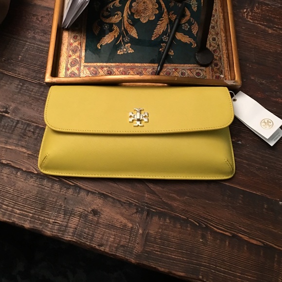 Tory Burch Handbags - Tory clutch