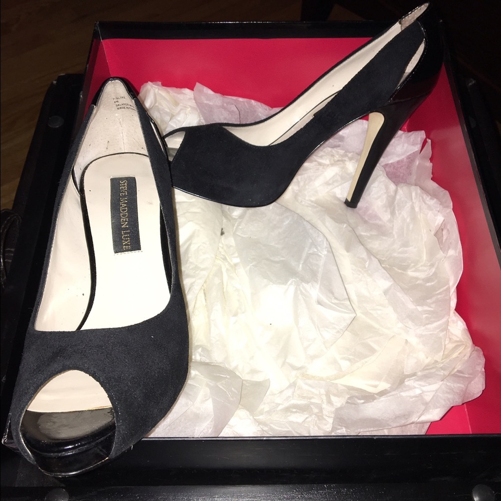 Steve Madden luxe suede and black patent peep