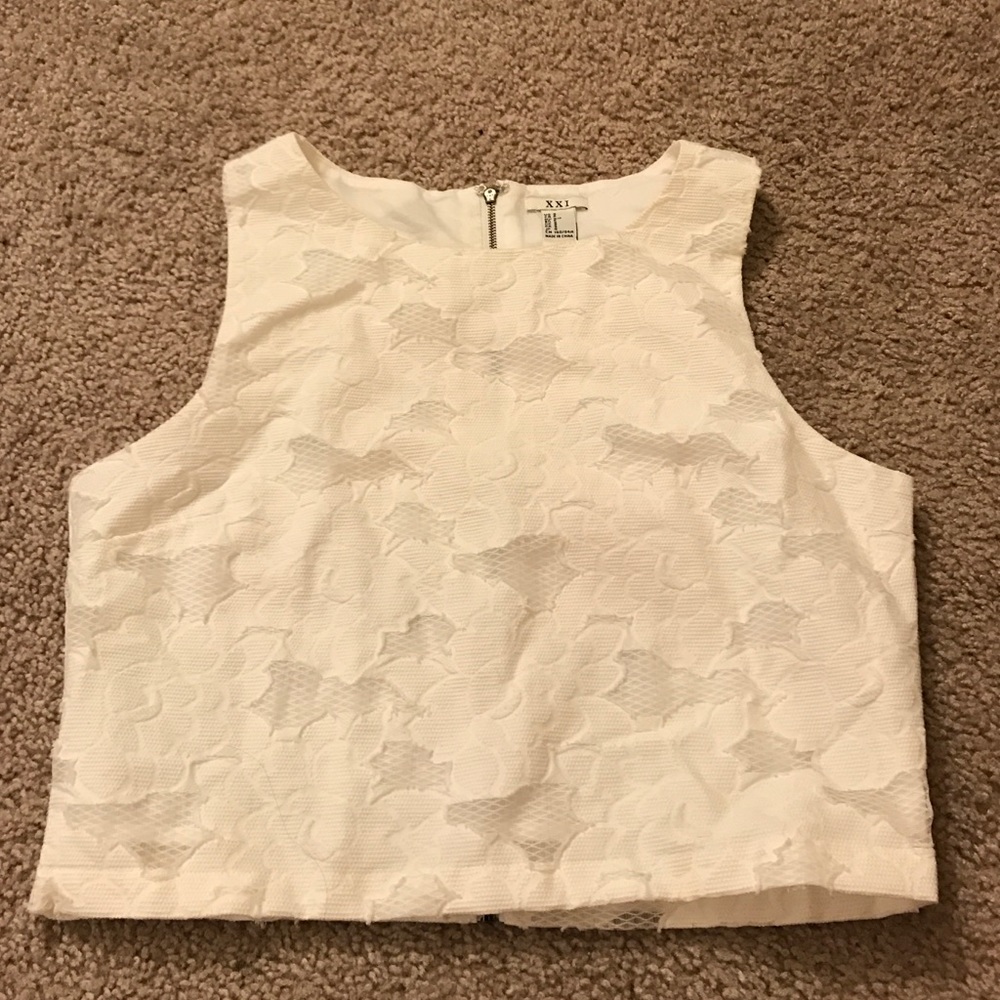 CROP TOP