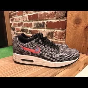 Men's Nike Air Max size 10.5
