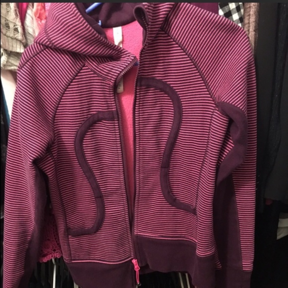 Lululemon hooded,fitted sweatshirt, very thick