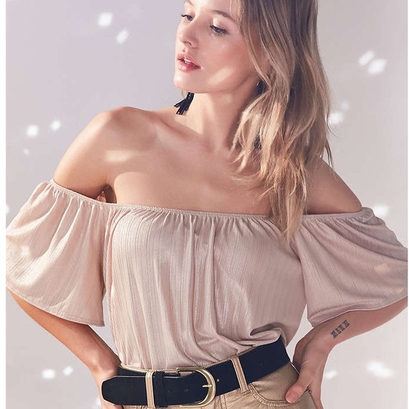 Urban Outfitters Tops - Urban Outfitters Bianca Off The Shoulder top