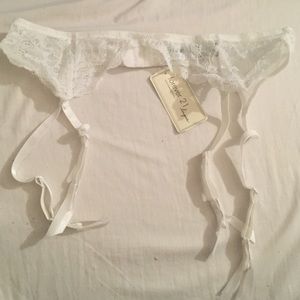 NWT White Lingerie Lace Garter Belt
