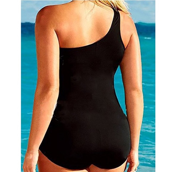 🆕Plus Size Off-shoulder Swimsuit🎊HOST PICK🎊 - Picture 2 of 2