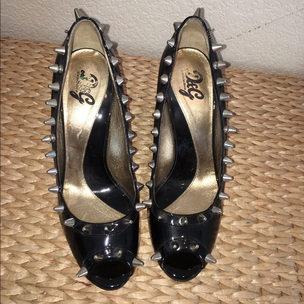 Dolce & Gabbana D&G BLACK PATENT ROCK STUD PEEP