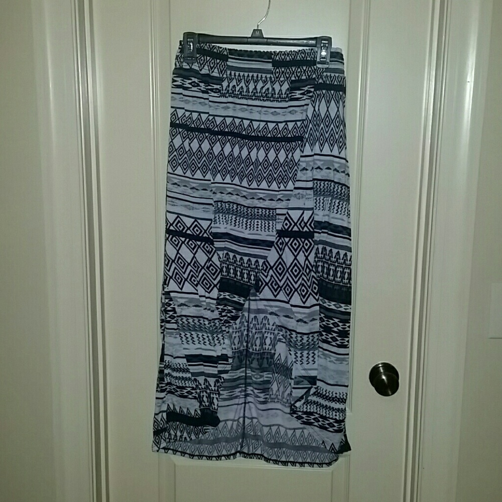 Black, white & gray tribal print long skirt