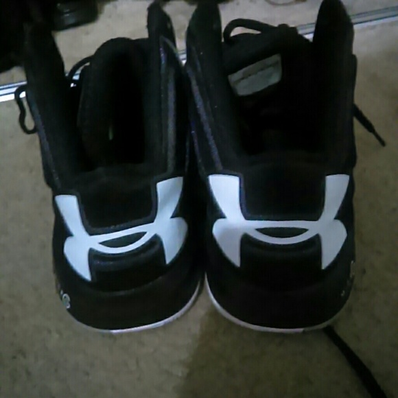 Under Armour - Picture 2 of 2