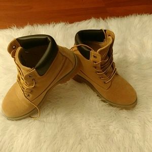 Lugz suede boots size 6.5