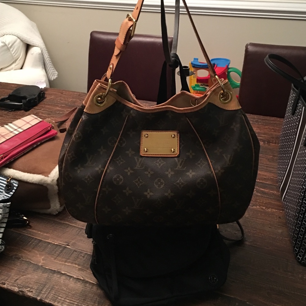 Authentic LV Galleria PM