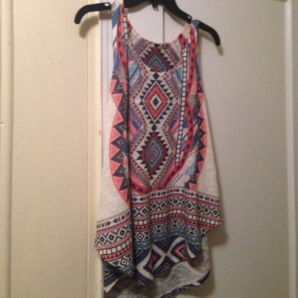 Aztec Print Flow Tank ๐๐ - Picture 2 of 3
