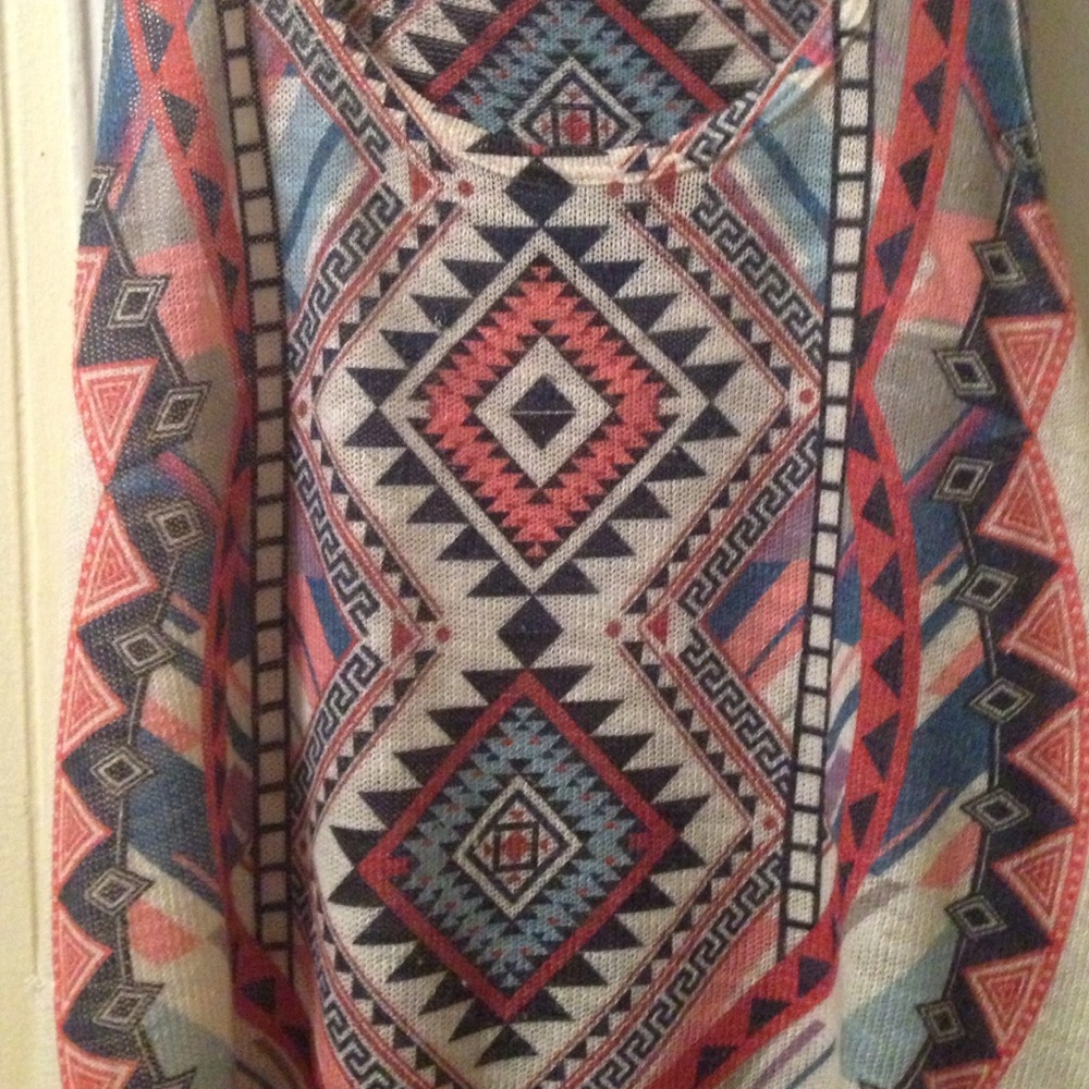 Aztec Print Flow Tank ๐๐ - Picture 3 of 3