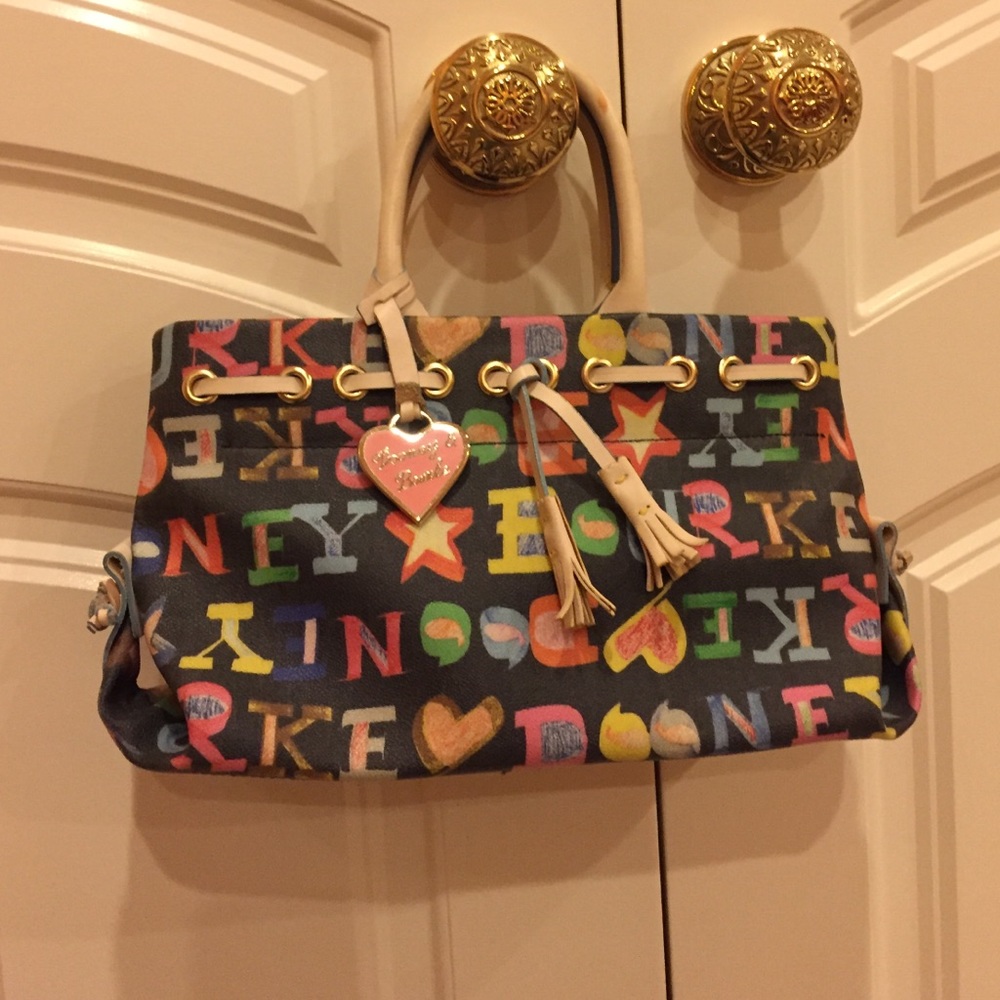 Dooney and Bourke classic black bag!!