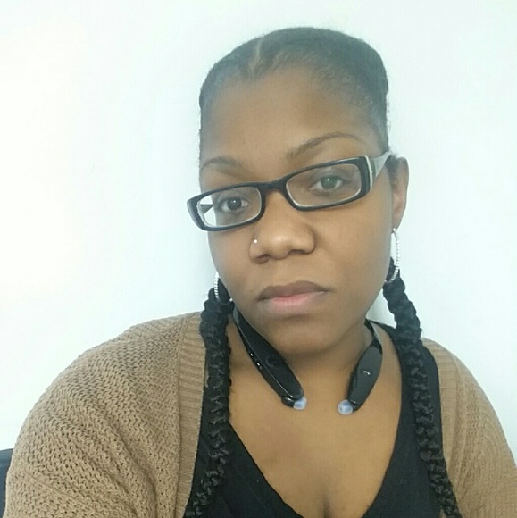 Meet your Posher, Jennique - Picture 3 of 3