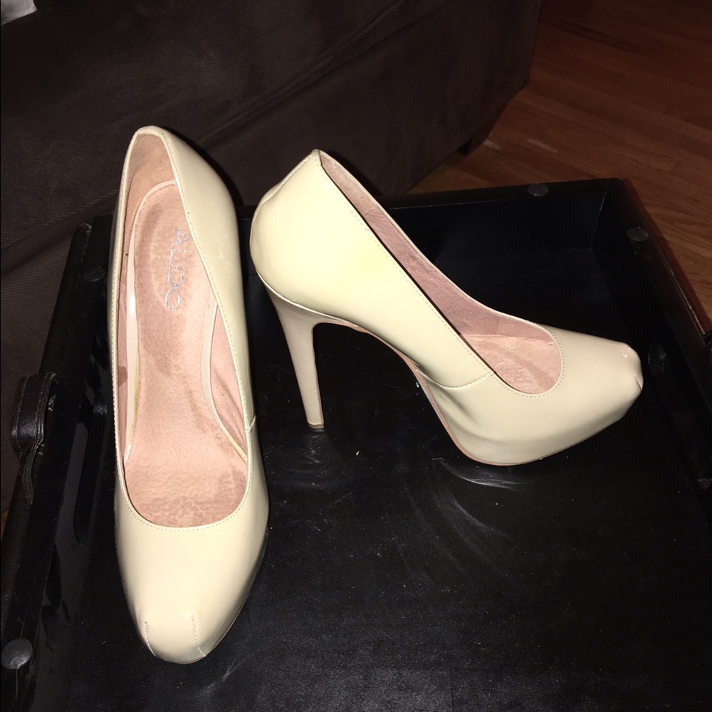 Nude patent pumps worn once at least 5in heel