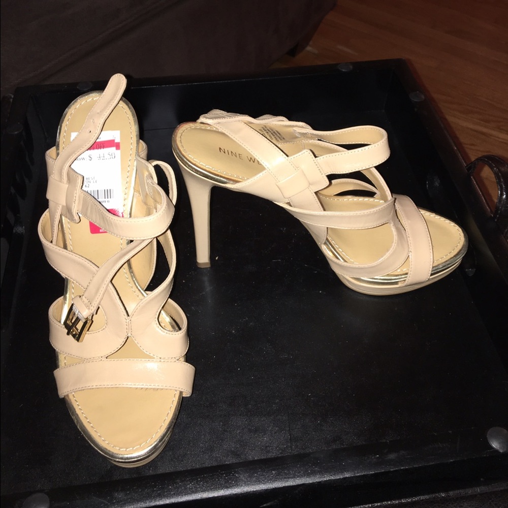 Beige w gold accents Nine West new