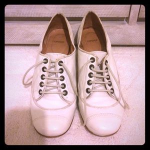 🌟TopShop Distressed Ivory Oxford Heel sz38