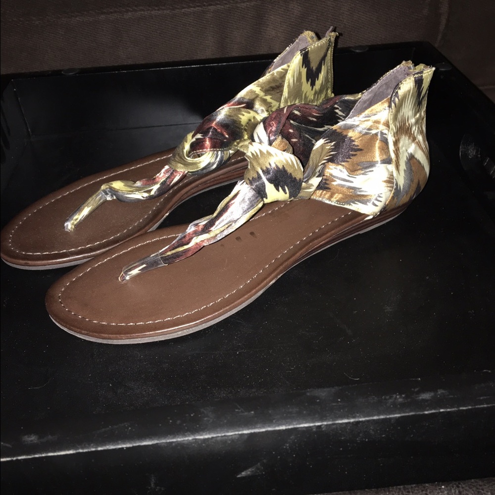 Aldo multi colored sandals new zip back