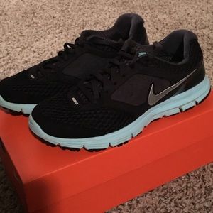 Nike black and Tiffany blue shoes