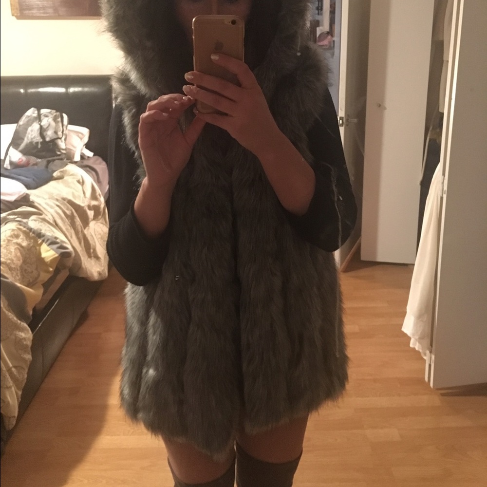 Gorgeous sleeveless hooded fur
