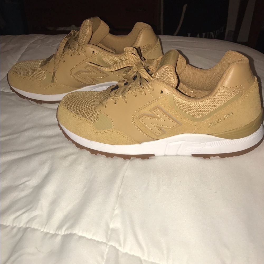 Wheat New Balance Sneakers !