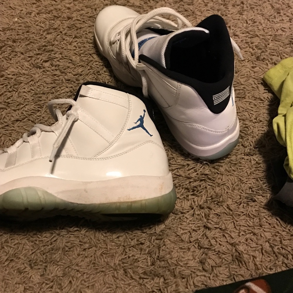 Air Jordan 11 Columbia