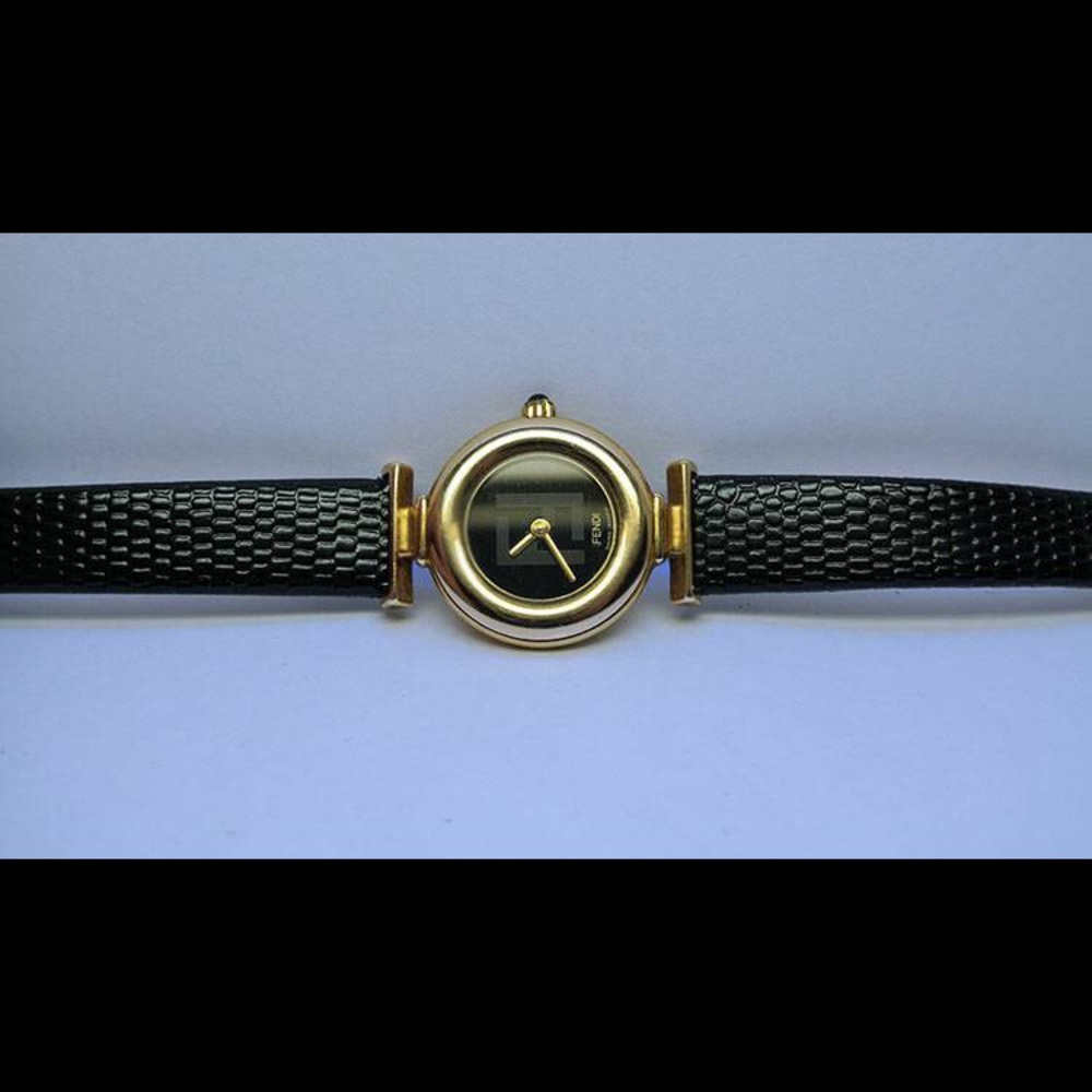 Authentic Ladies FENDI 320L Wristwatch SWISS MADE