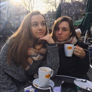 Meet your Posher, Eva