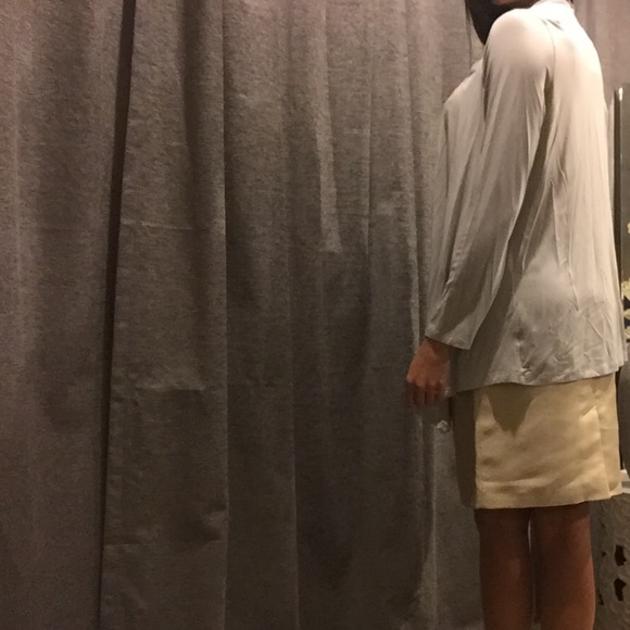 Elegant outerwear - Picture 2 of 2