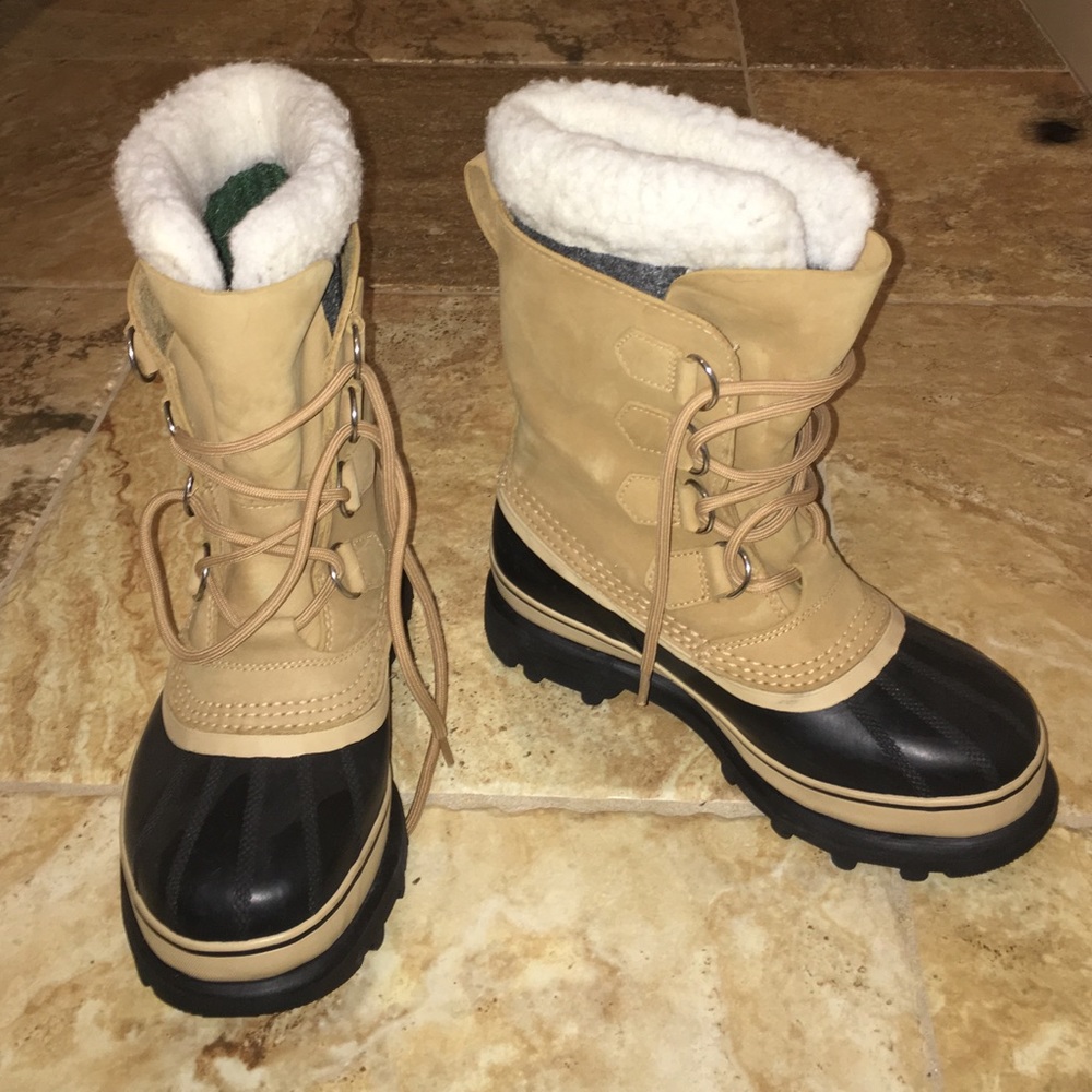 Snow boots, wool and fleece lined