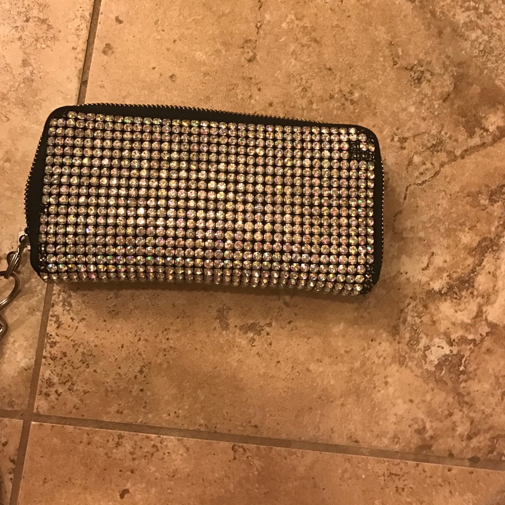 I am looking for a wallet like this!