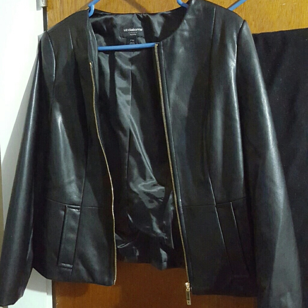 Size PM Liz Claiborne leather jacket NWT