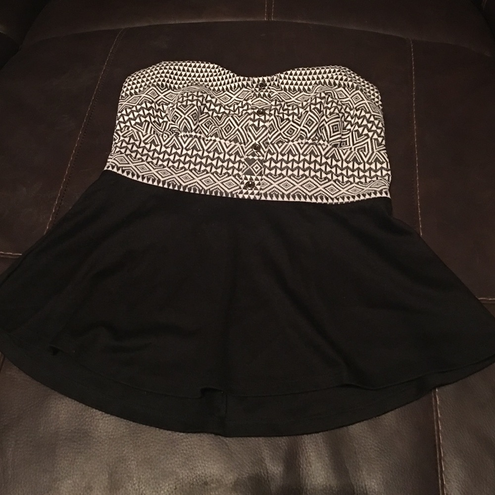 Studio Y Strapless Top