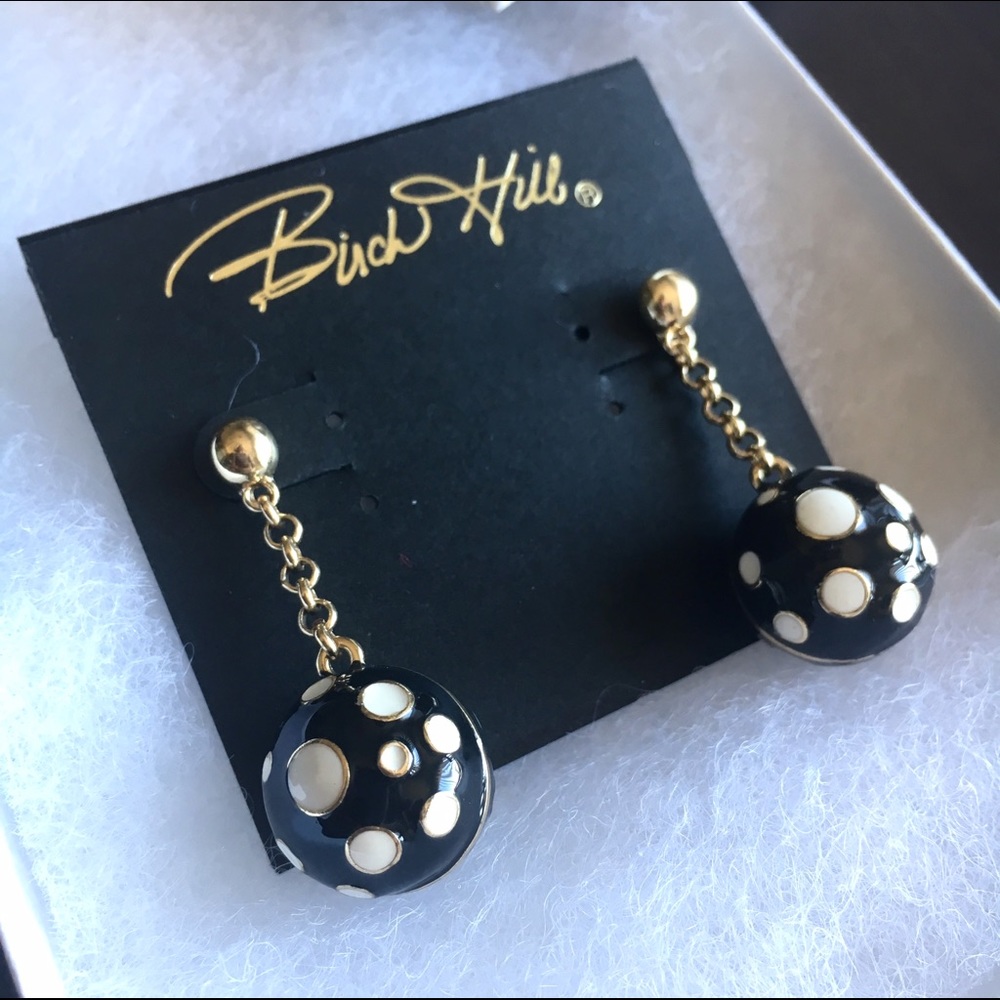 NWT Cute Dangly Black Earring with Spots.