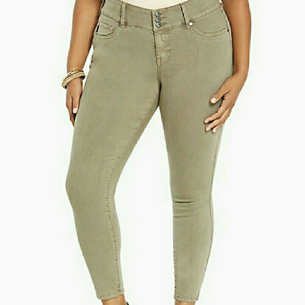 Torrid cropped jeggings NWT