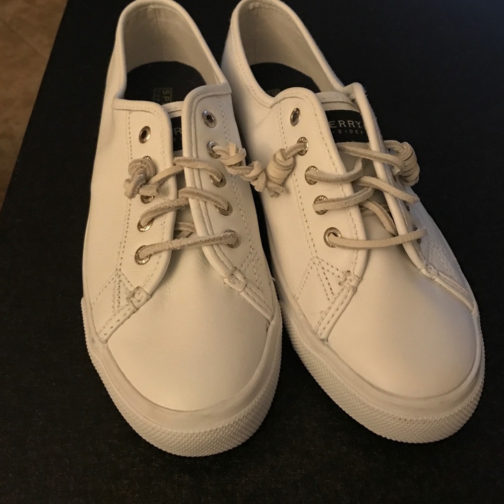 All leather sneakers