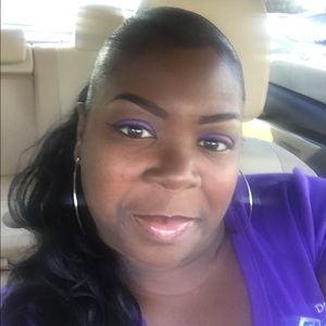 Meet your Posher, Aurelia