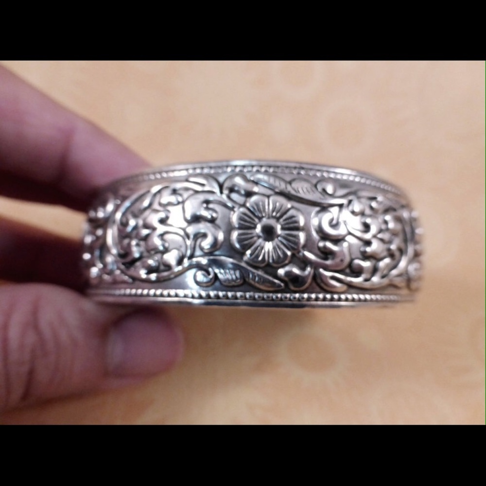 Lovely Floral Cuff Silver Tone Bracelet