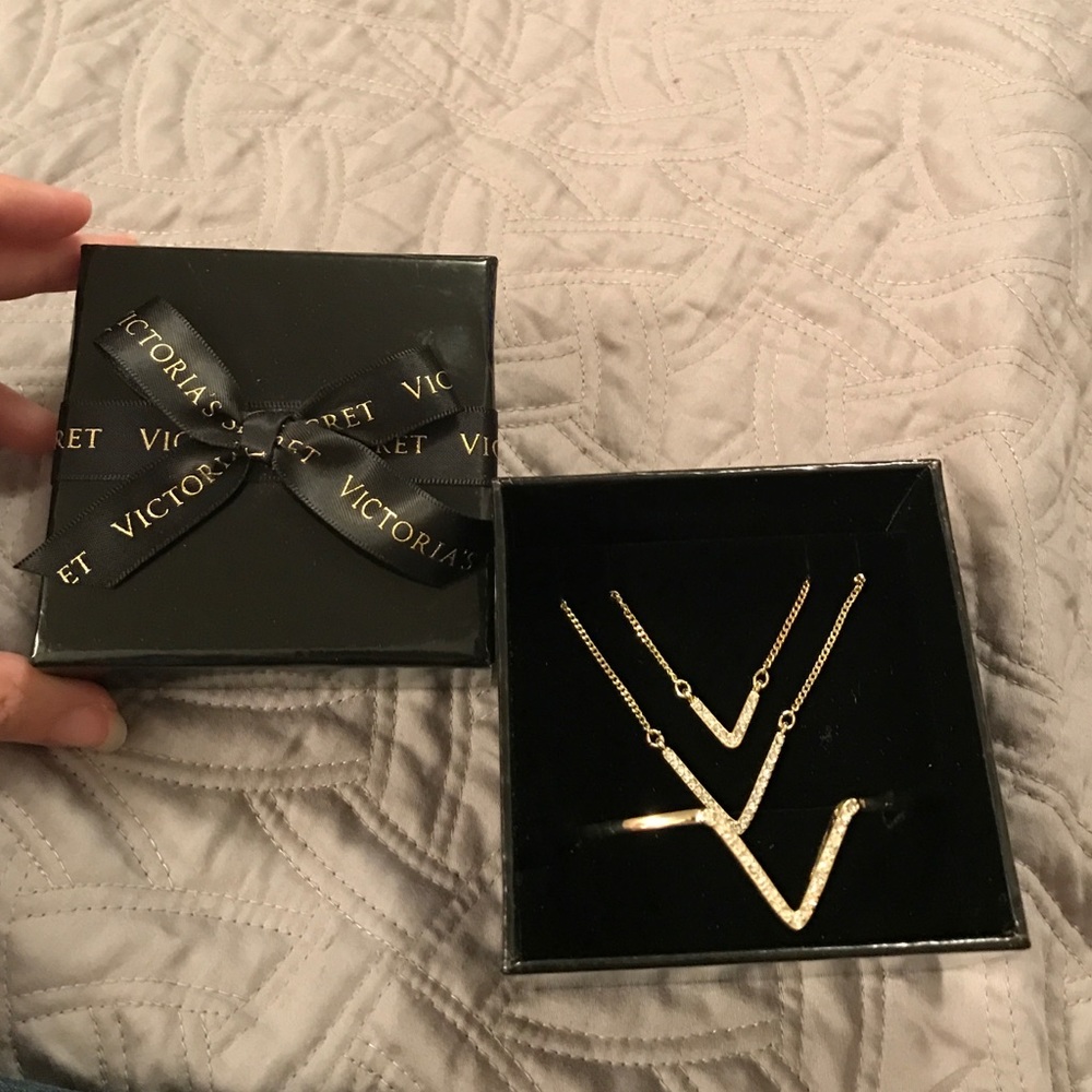 VS bracelet and necklace.