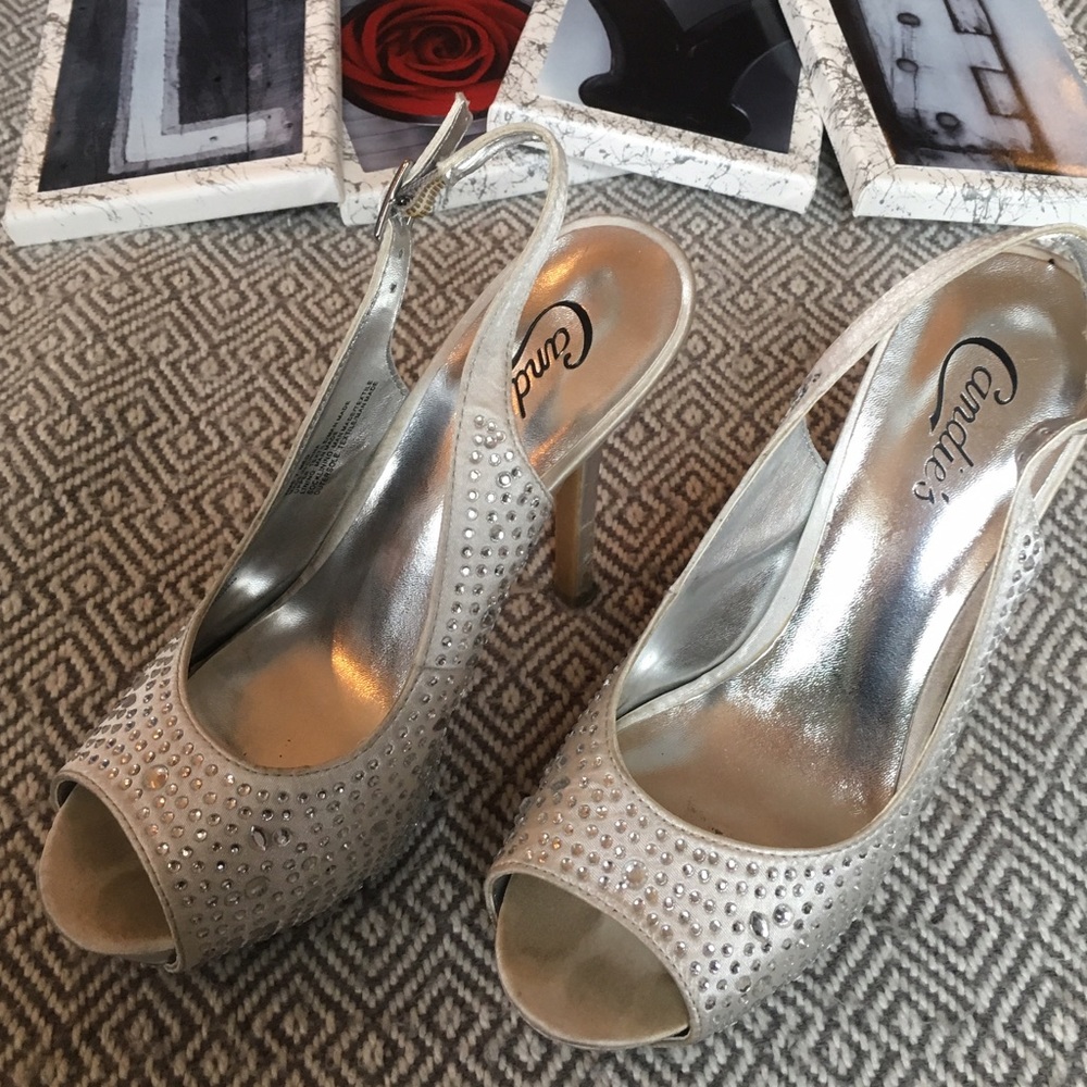 💕B1G1💕 Candies 💎 sparkling 👠 peep toed pumps!