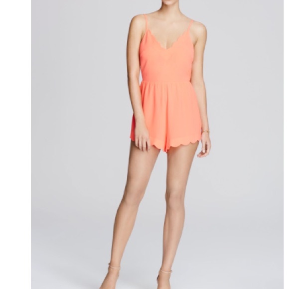 NWT Lush Scalloped Romper S - Picture 2 of 3