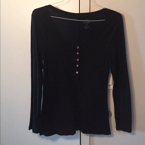 Black scoop neck with buttons! - Picture 1 of 1
